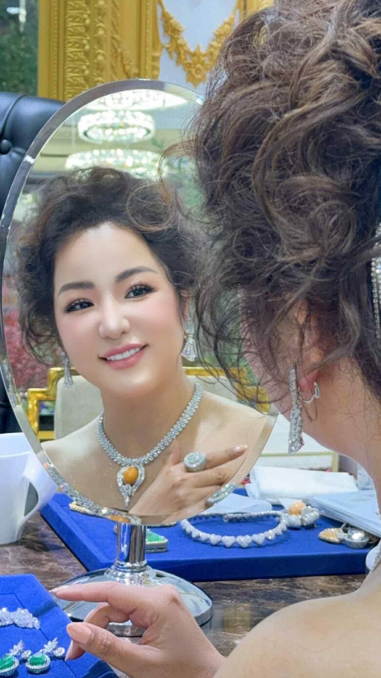 Thúy Nga tung ảnh cưới bên “túp lều tranh” ở Mỹ, tay đeo nhẫn kim cương amp;#34;khủngamp;#34;, danh tính nửa kia gây sốt - 7