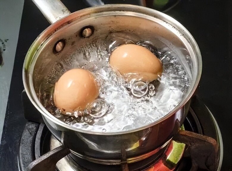 Trồng trầu bà không cần phân bón, tưới 2 thứ nước này lá xanh như bôi mỡ, một chậu thành 4 chậu - 4