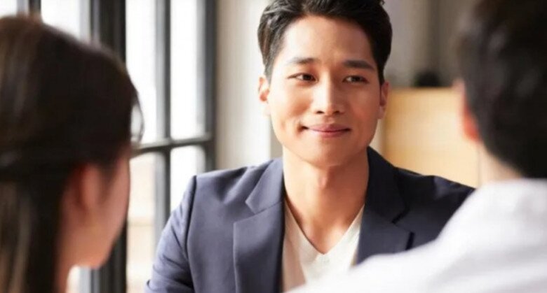 Tôi rất ủng hộ việc anh đối xử tốt với em trai. (Ảnh minh họa)