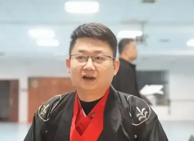 Anh Trí Bân vô tình gặp lại Hy Mỹ sau 12 năm.