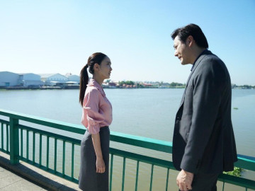 Biết chúng tôi sắp ly hôn, bố chồng hẹn con dâu đi ăn riêng rồi đưa một thứ khiến tôi hoảng hốt