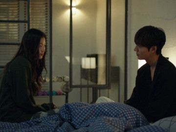 Sau cưới ở lại nhà mẹ chồng ít ngày, em trai chồng nửa đêm lẻn vào phòng tôi nói: "Mau chạy đi!"