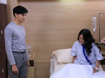 Vừa ký đơn xong thì ngất xỉu, lúc tỉnh dậy chồng cũ và mẹ anh van xin tôi tái hôn