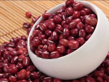 Đậu đỏ có thể hóa giải vận xui, chiêu tài lộc và cải thiện đường tình duyên nếu được sử dụng đúng cách