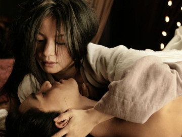 Mỹ nhân “chịu chơi” với cảnh da thịt, từng giật bồ từ tay bạn thân để cưới tỷ phú và cái kết