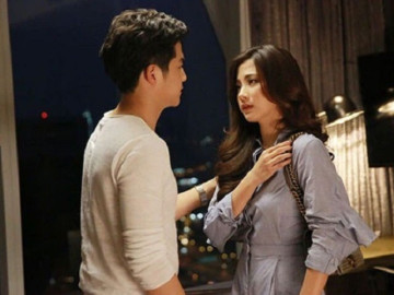 Vợ cũ đến thăm rồi ngủ lại, nửa đêm nghe âm thanh ngoài phòng khách, hôm sau tôi xin cô ấy tái hôn