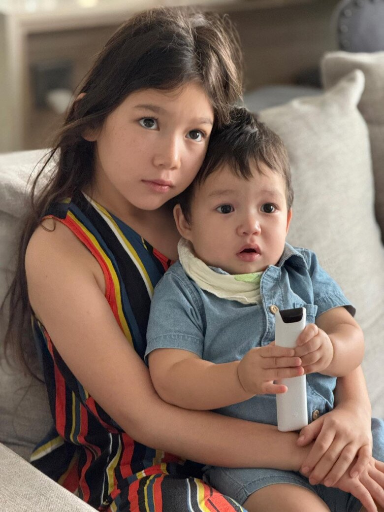 Myla quấn quýt bên Luca.