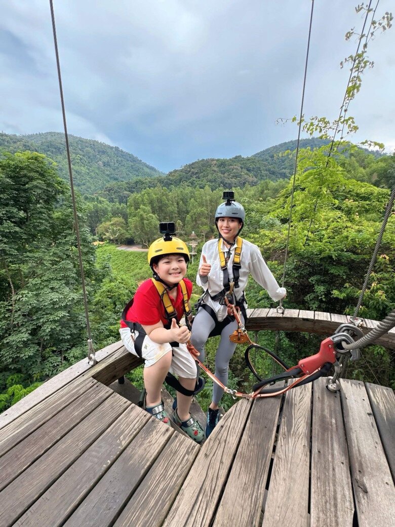 Dù bận rộn, Bella Mai luôn dành thời gian đi chơi với con riêng của bạn trai.