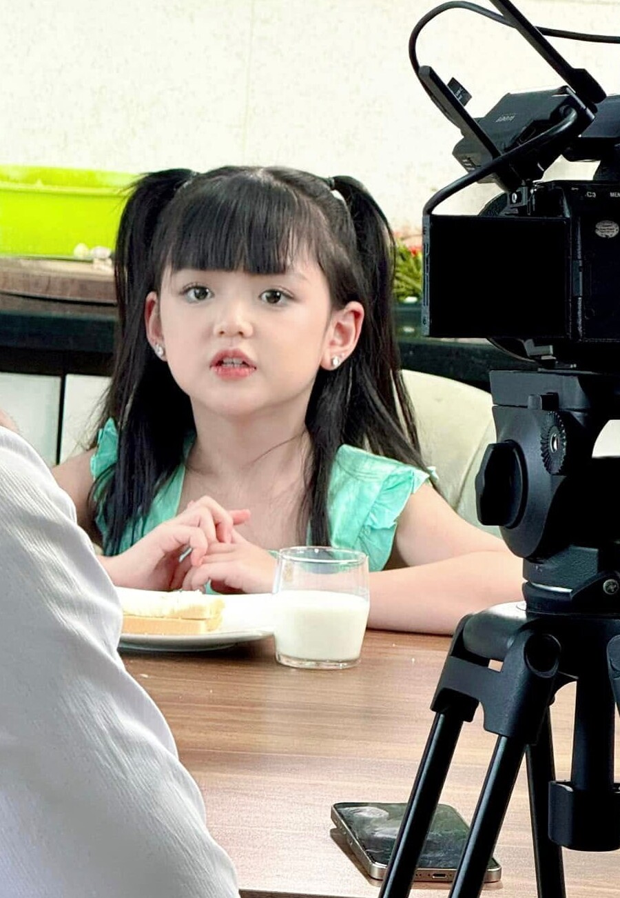 An Nhiên được khen ngợi bởi sự thông minh, lễ phép và chững chạc hơn tuổi.