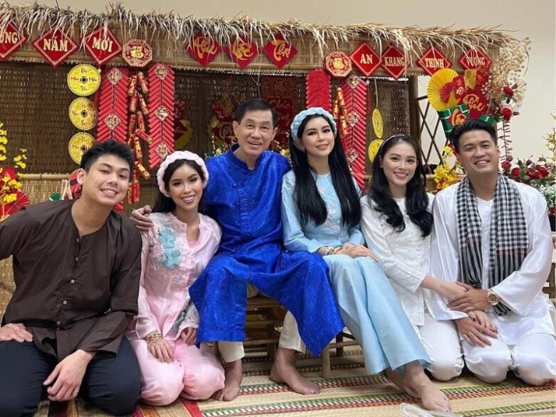 Tỷ phú Johnathan Hạnh Nguyễn có tổng cộng 8 người con.