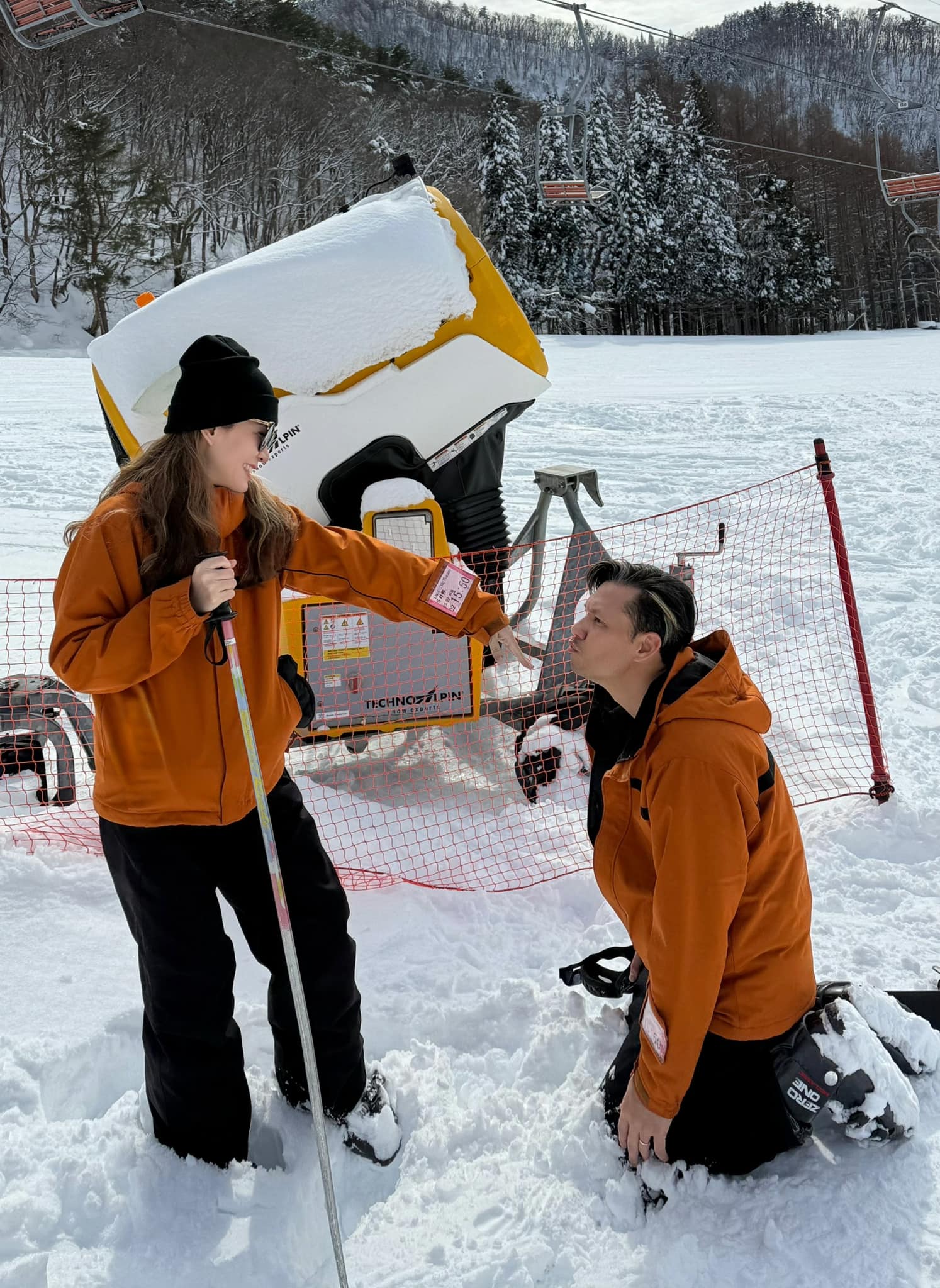 Đạo diễn Khải Anh quỳ gối cầu hôn vợ nhân kỷ niệm 14 năm ngày cưới.