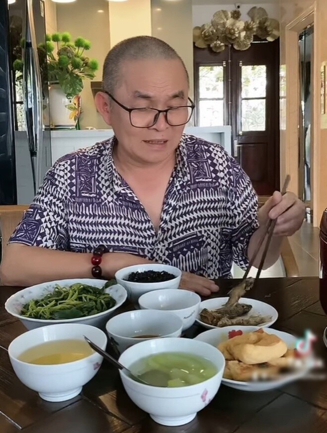 Cận cảnh nhà của nsưt xuân hinh nằm giữa thủ đô ngập nước như sông vua hài đất bắc không biết ngủ ở đâu - 8