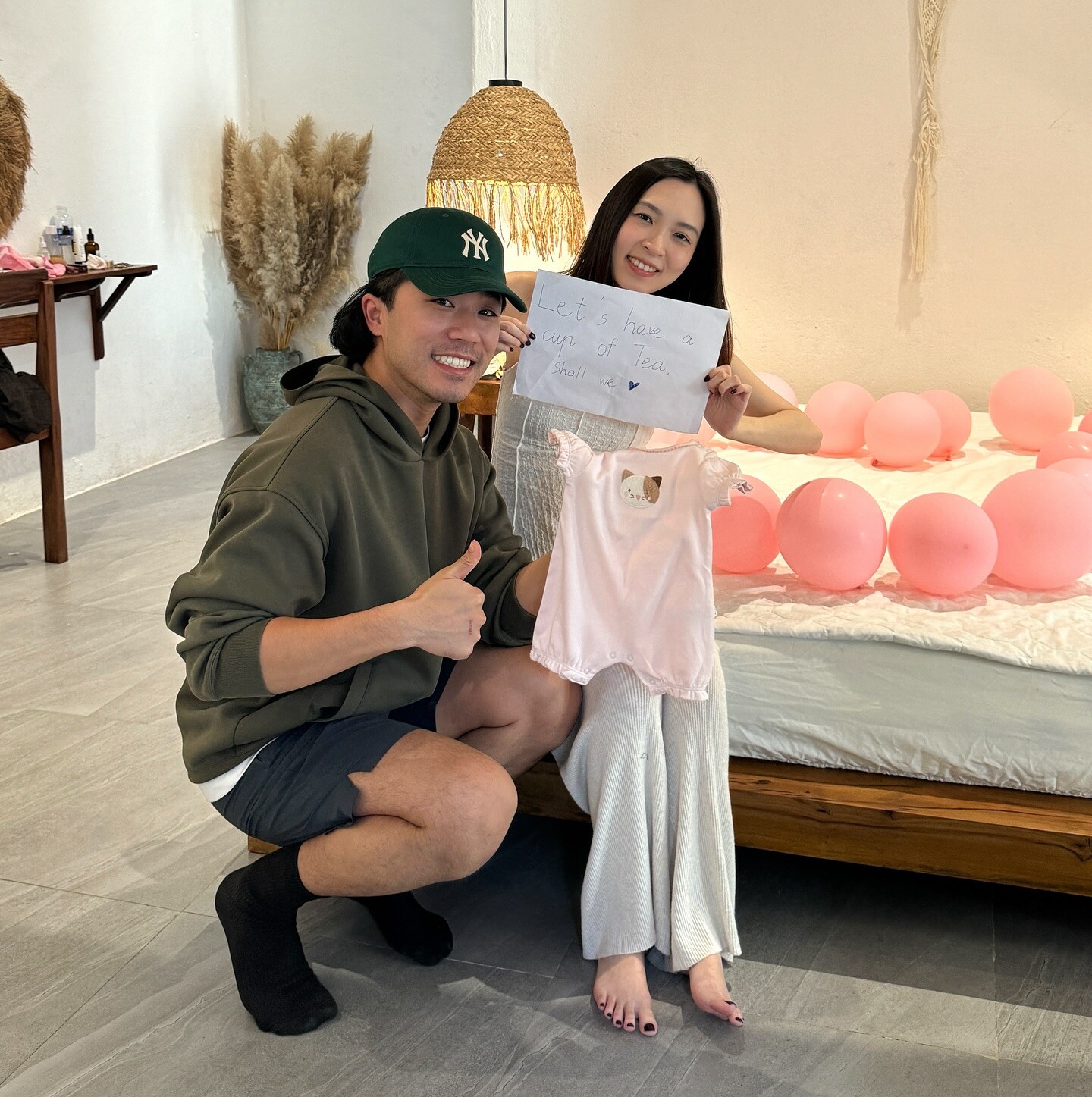 Cặp đôi hạnh phúc hơn sau khi đón con đầu lòng.