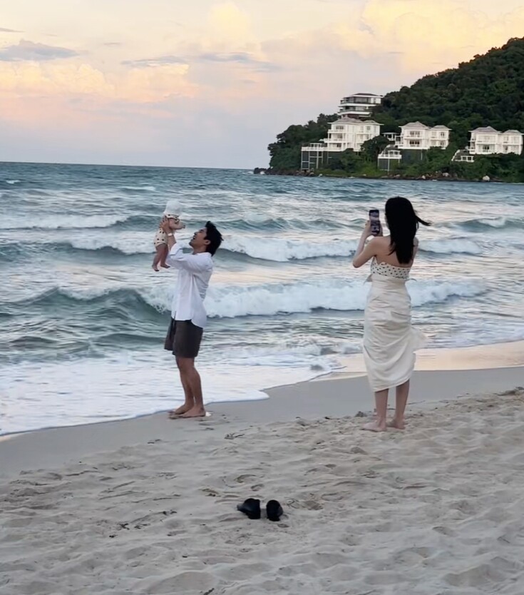 Khung cảnh tổ ấm nhỏ hạnh phúc khi đi du lịch cùng nhau.