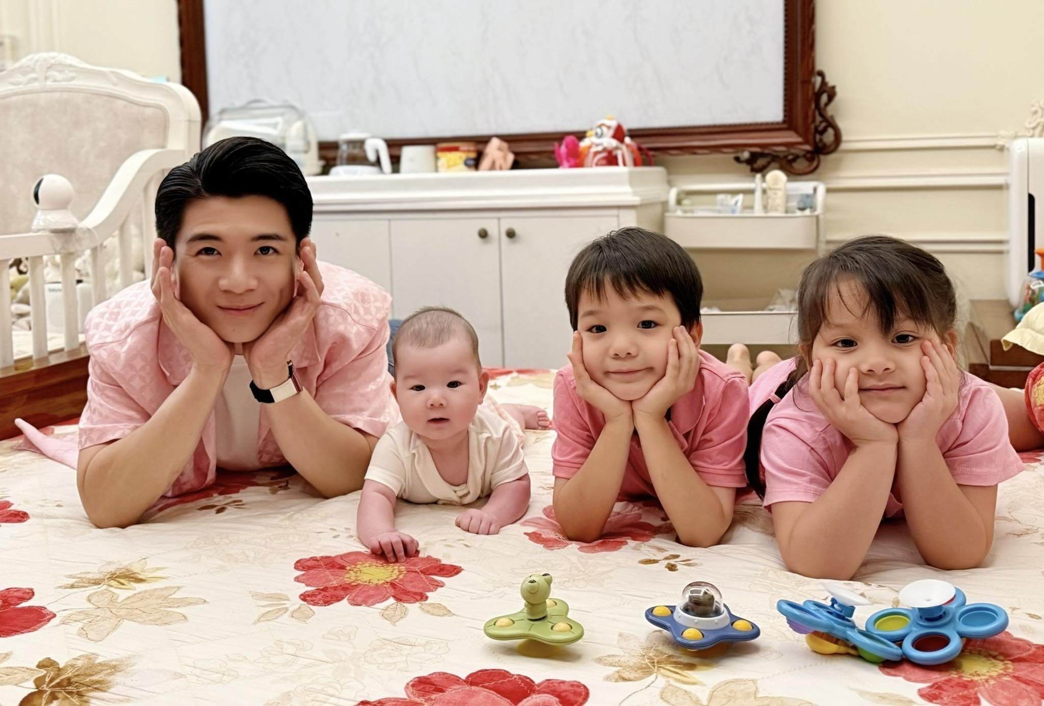 Nam doanh nhân hạnh phúc khi trở thành bố 3 con.