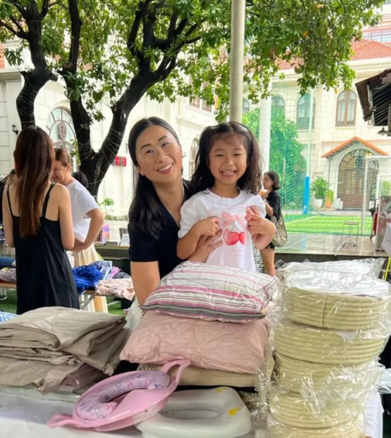 Chị chồng Tăng Thanh Hà cho biết ái nữ có tính cách nhân hậu, luôn yêu thương mọi người xung quanh.