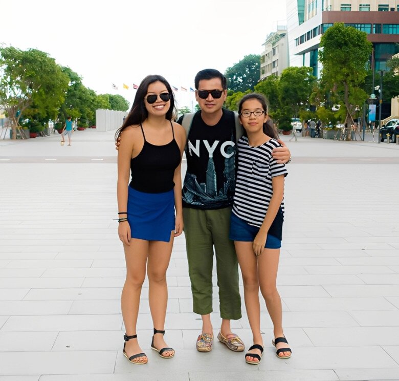  Vicky Phương Vân và Sophia Minh Châu là 2 con của Quang Minh với Hồng Đào.