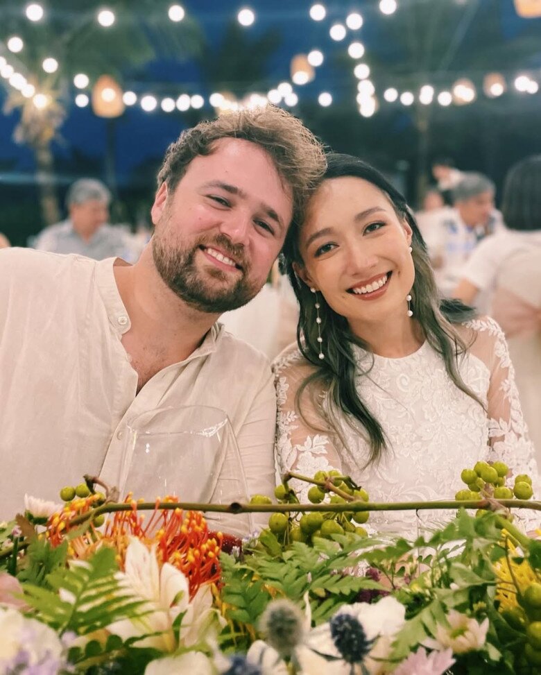 Vợ chồng Anna Trương kết hôn vào năm 2022.