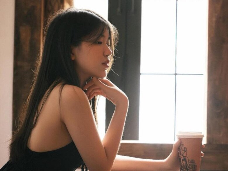 Suri ra dáng thiếu nữ ở tuổi 15.