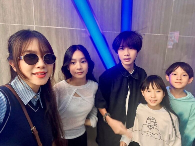 4 thiên thần nhỏ nhà Lý Hải - Minh Hà trổ mã ngày càng đẹp mắt.