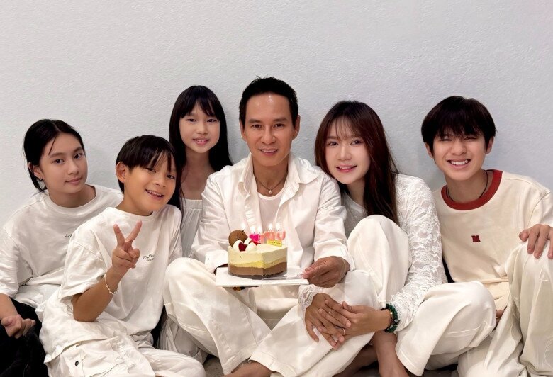 Dù bận rộn, Lý Hải - Minh Hà luôn dành thời gian chăm sóc, chơi đùa với các con.