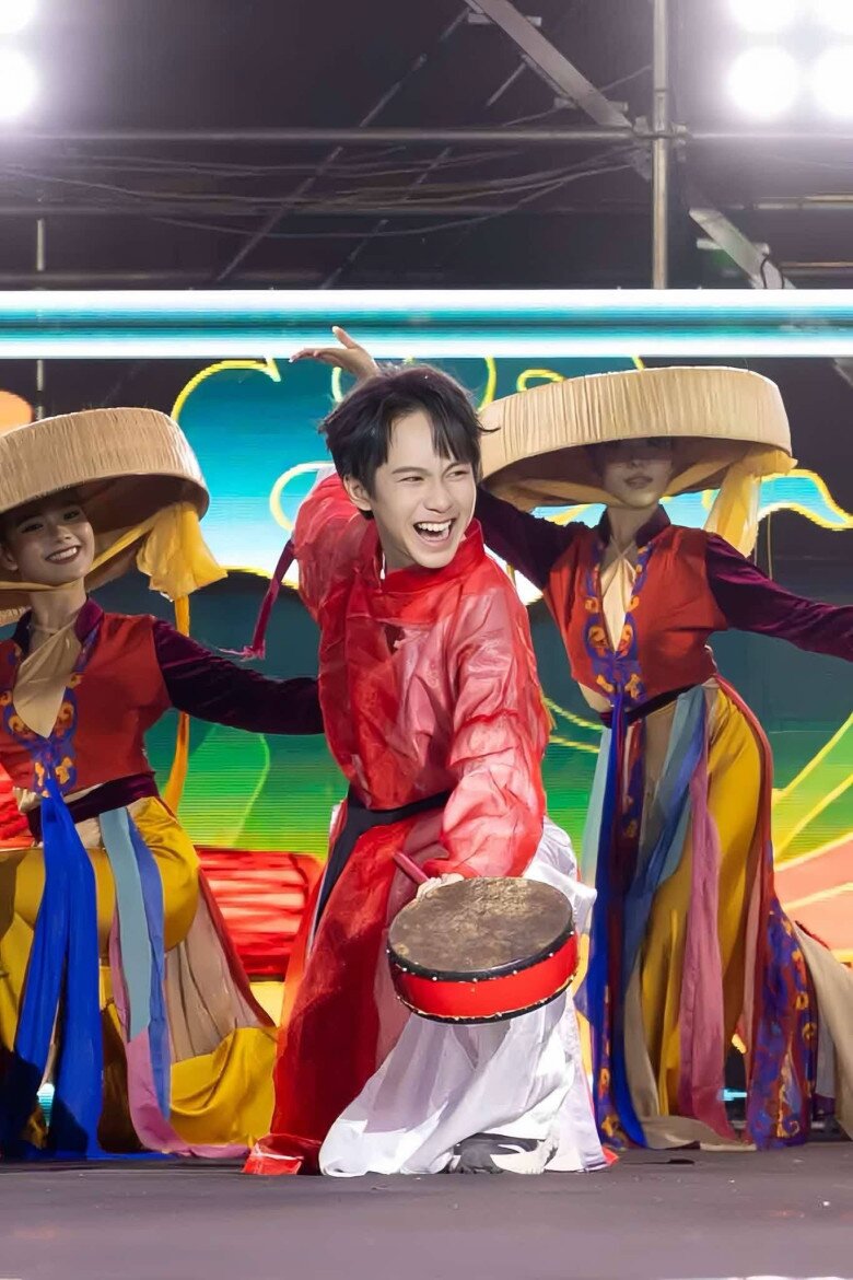 Rio được nhận xét thừa hưởng tài năng nghệ thuật từ bố.