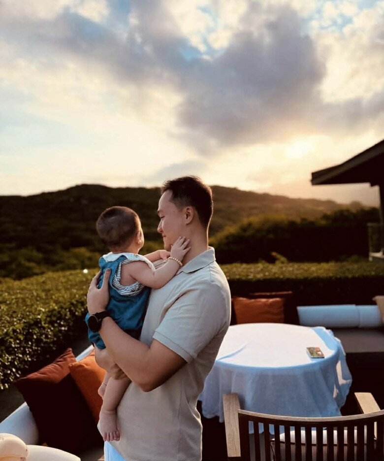 Con trai Diễm My 9X rõ nét tuấn tú giống hệt bố, amp;#34;tiểu thiếu giaamp;#34; được cưng như trứng trong biệt thự trăm tỷ - 6