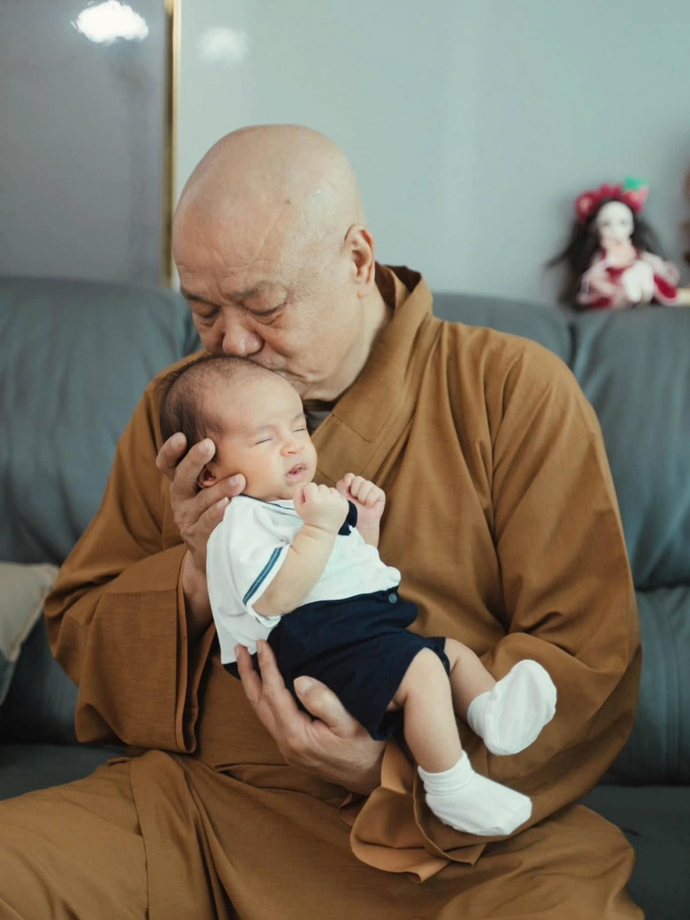 Bé Milo ăn chay trường từ trong bụng mẹ.