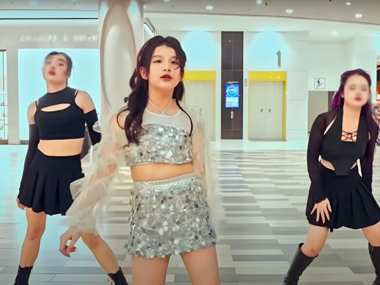 Ái nữ Jennifer Phạm bộc lộ năng khiếu và đam mê nghệ thuật.