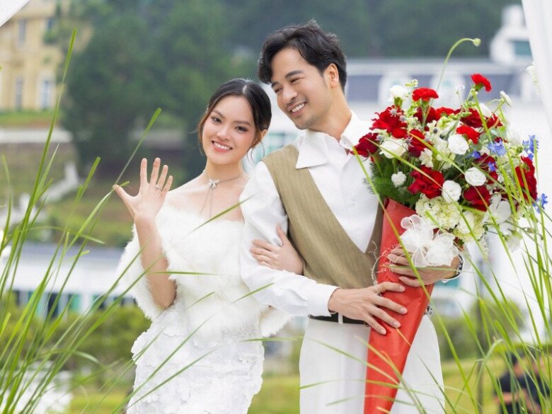 Đoàn Minh Tài cầu hôn bạn gái hồi tháng 9/2025.