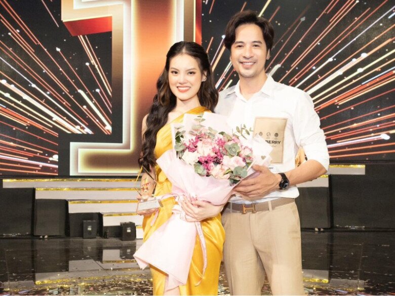 Đoàn Minh Tài hết lòng hỗ trợ Sunny Đan Ngọc phát triển sự nghiệp.