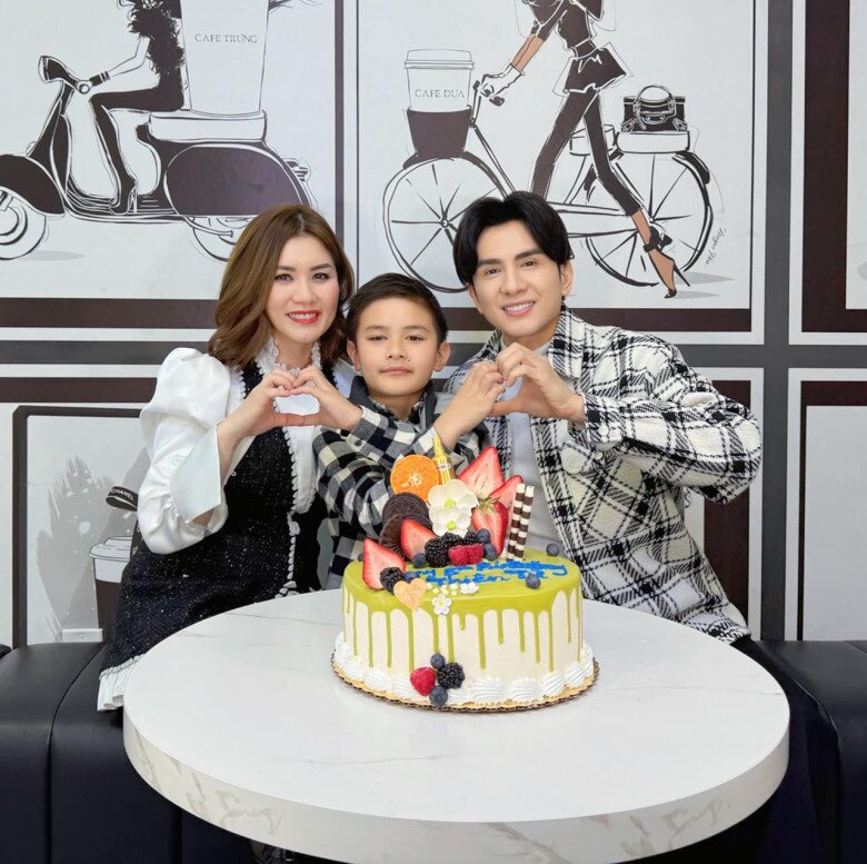 Thủy Tiên cho biết con trai là sợ dây gắn kết cô và chồng cũ.