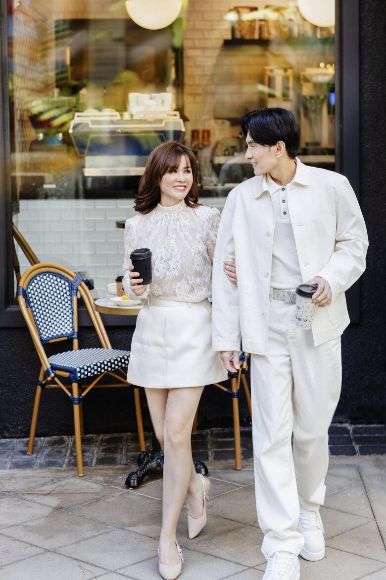 Nhiều khoảnh khắc Đan Trường và vợ cũ tình tứ nhận về nhiều tương tác.