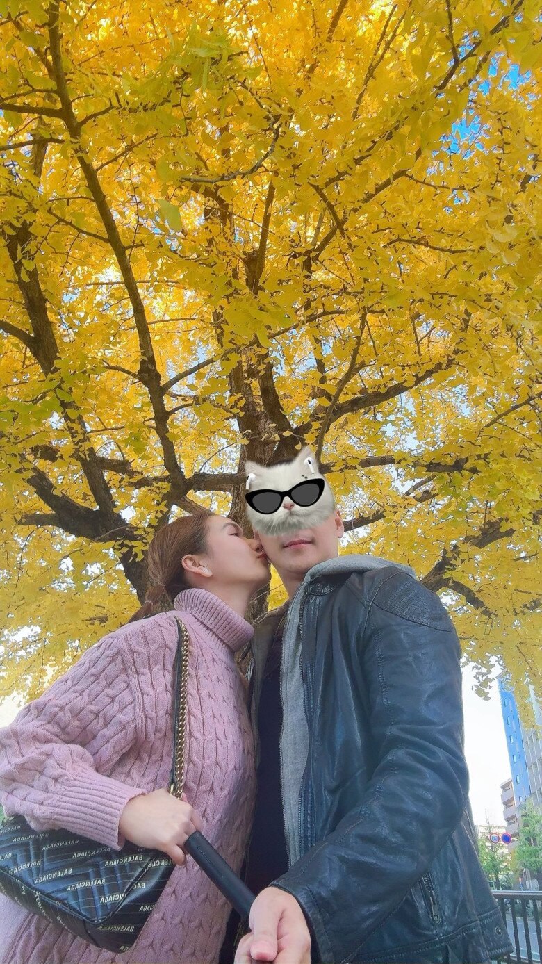 Trước đó, Hương Giang luôn giấu mặt chồng.