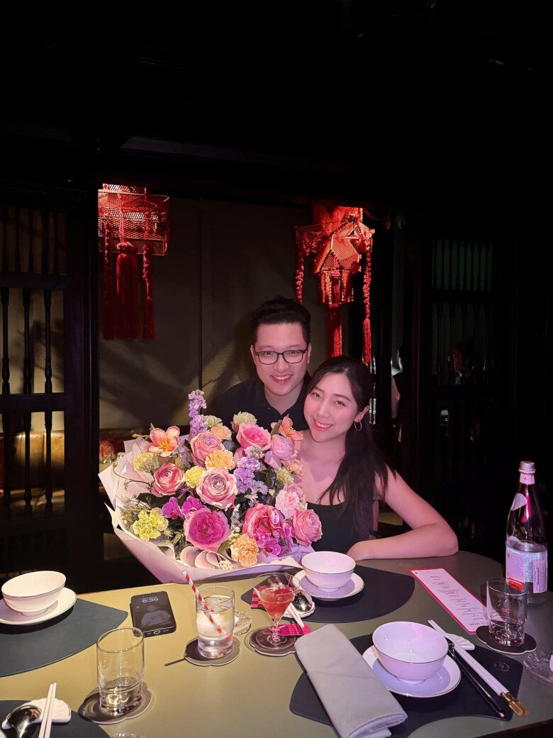 Thỉnh thoảng, người đẹp khoe ảnh vợ chồng ngọt ngào.