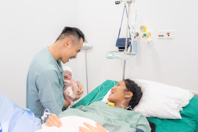 Tổ ấm của vợ chồng HHen Niê hạnh phúc hơn khi có thêm bé Harley.