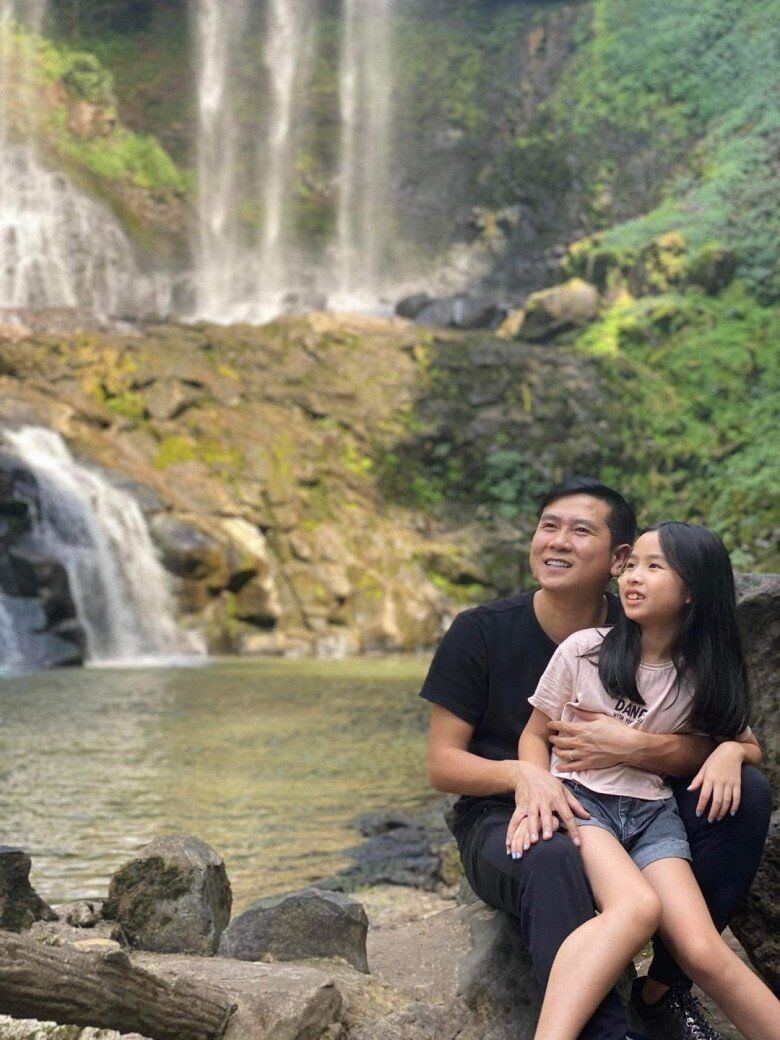 Không lên tiếng về tin đồn ly hôn, Hồ Hoài Anh thỉnh thoảng chia sẻ về 2 con gái.