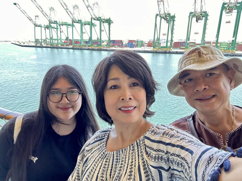 Ngoài 2 con riêng, NSND Hồng Vân và Lê Tuấn Anh có với nhau con gái - Ngọc Châu.