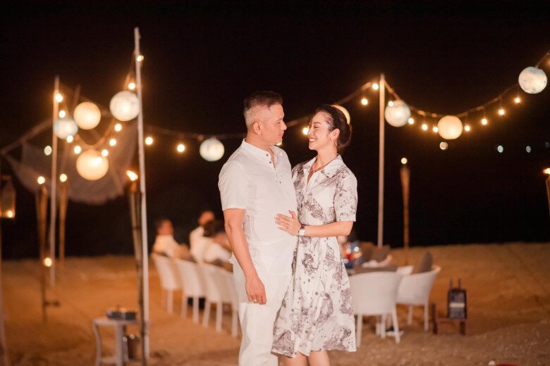 Chồng nàng hậu thường xuyên tặng quà làm vui lòng bà xã.