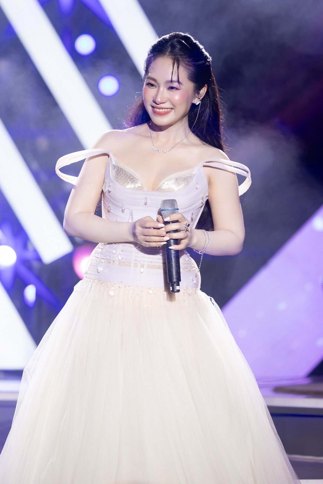 Lương Bích Hữu ấp ủ dự định trở thành giảng viên thanh nhạc.