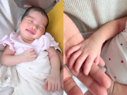 Giải trí - Con gái H'Hen Niê chưa tròn 1 tháng tuổi tay chân đã "dài ngoằng", diện mạo xinh yêu chuẩn gen hoa hậu