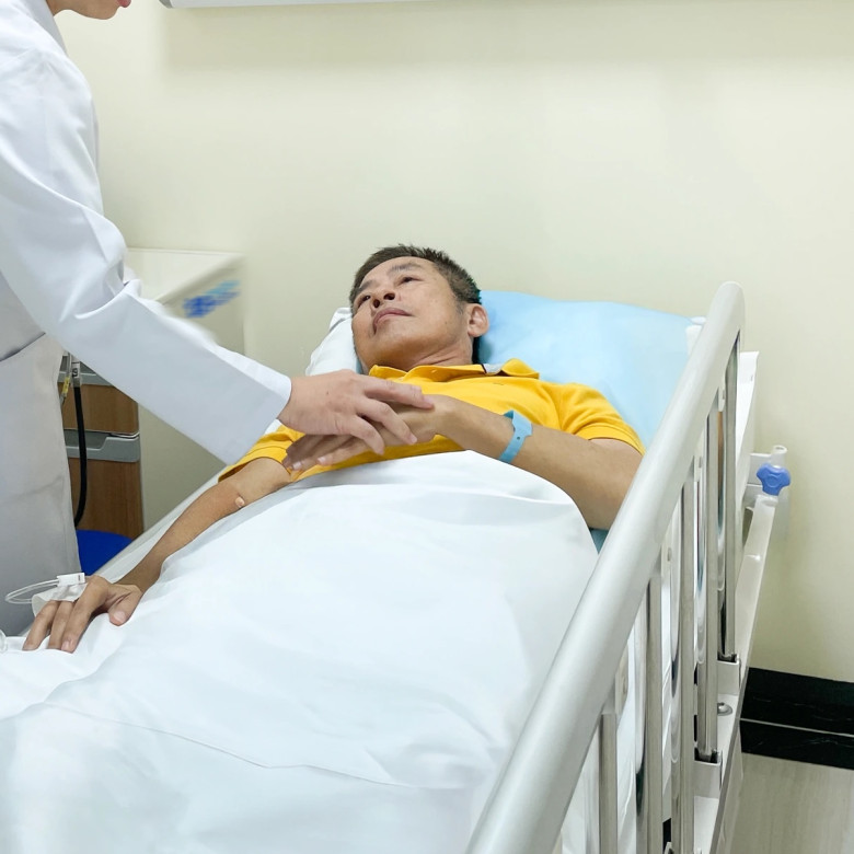 Tấn Beo bị đột quỵ vào năm 2023.