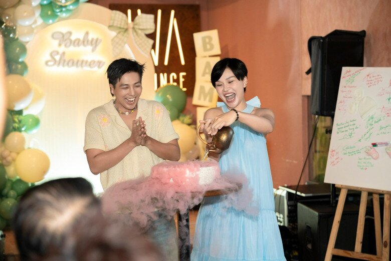 Vợ chồng Thu Trang tổ chức tiệc công khai giới tính em bé hồi tháng 9/2025.