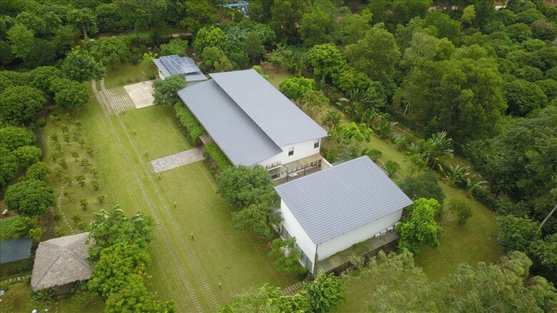 Hình ảnh biệt phủ của diva Mỹ Linh.