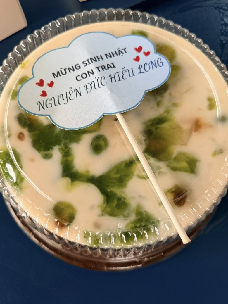Chiếc bánh sinh nhật độc đáo mà nhạc sĩ tỉ view chuẩn bị cho quý tử.