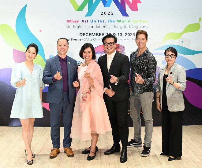 Liên hoan Âm nhạc và Nghệ thuật Quốc tế Việt Nam (VIMAF) lần đầu tiên tổ chức tại Việt Nam.