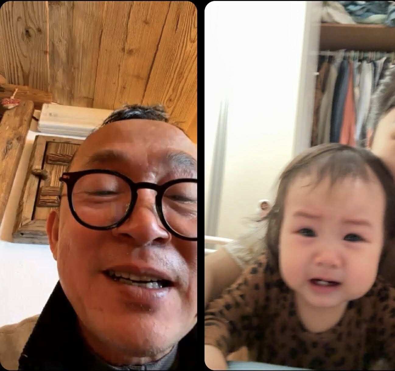 Khoảnh khắc đáng yêu của 2 ông cháu khiến nhiều người phải tan chảy theo.