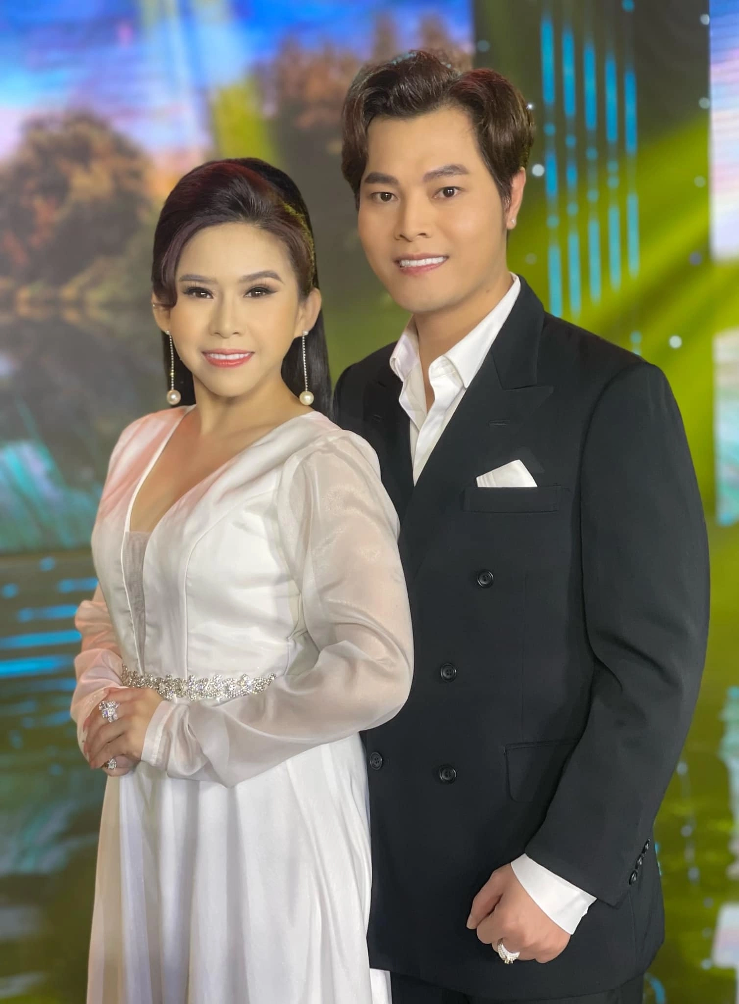 Nhật Minh - Bình Tinh ly hôn sau hơn 20 năm chung sống.