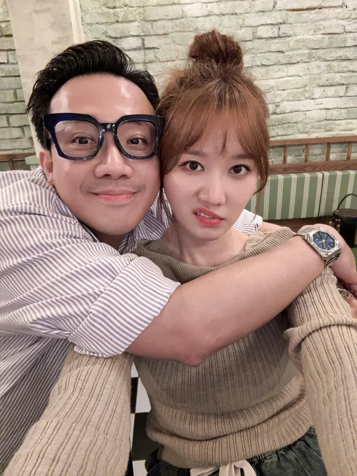 Trấn Thành luôn tặng quà cho vợ vào những dịp đặc biệt.