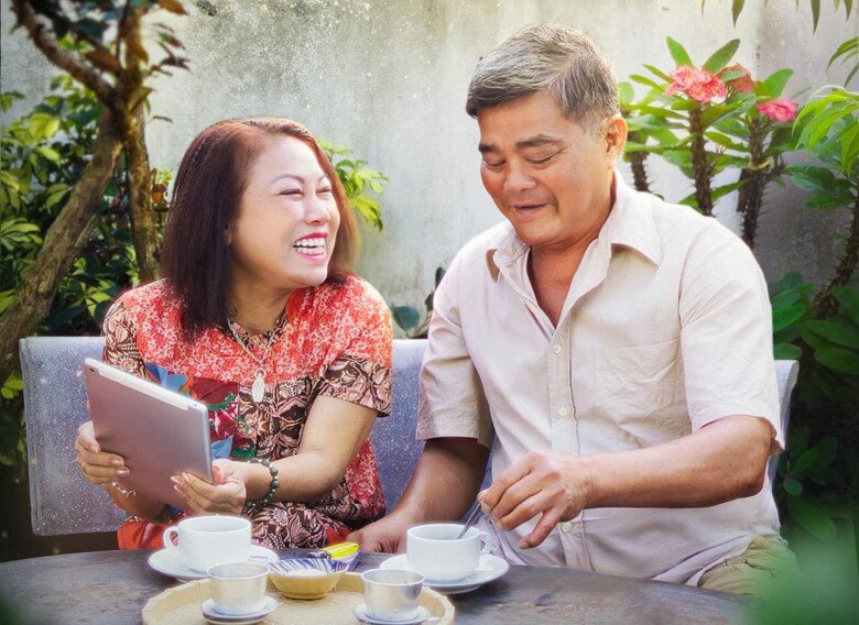 Nối lại tình xưa, cuộc sống của cả 2 ngày càng êm ấm.
